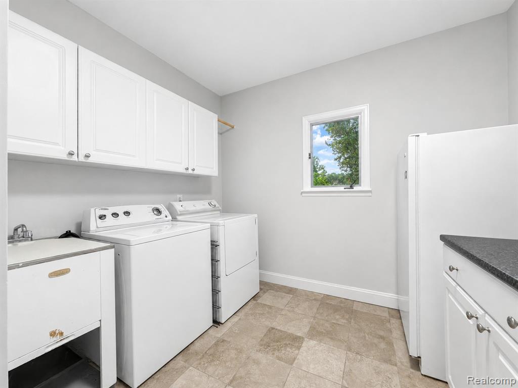 1330 Meadow Green Lane, Linden, MI 48451 — Photo 32