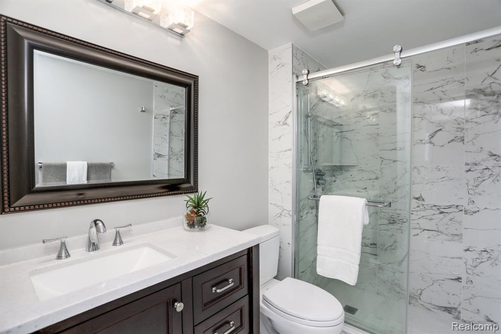 3320 SPINNAKER Lane, Detroit, MI 48207 — Photo 8