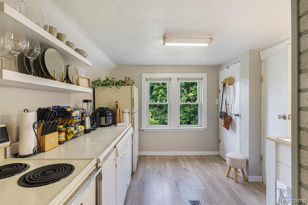 4019 N Belsay Road, Flint, MI 48506 — Photo 19