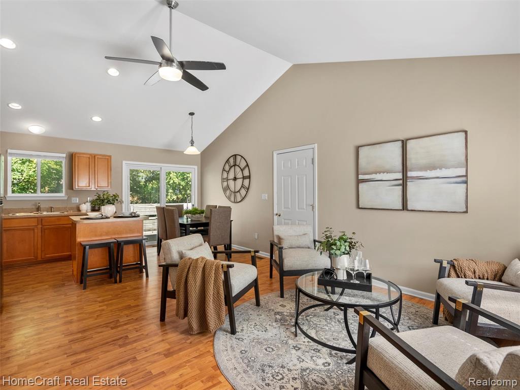 5930 FORESTAL Drive, Waterford, MI 48327 — Photo 9