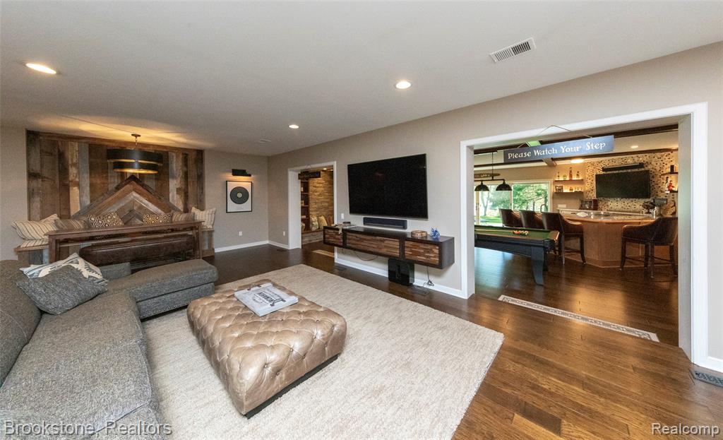 7215 DEER LAKE Court, Clarkston, MI — Photo 37