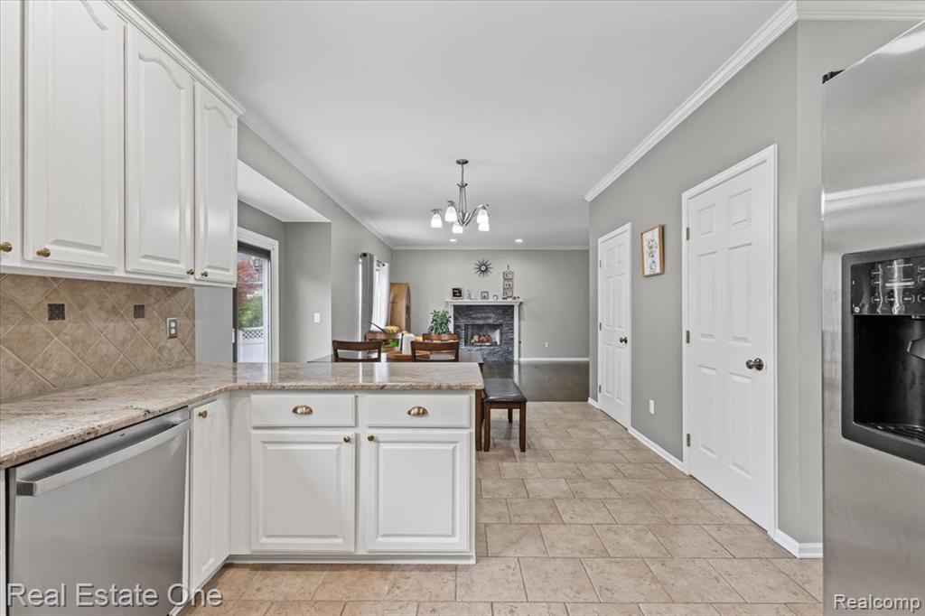 415 Evaline Drive, Troy, MI 48085 — Photo 30