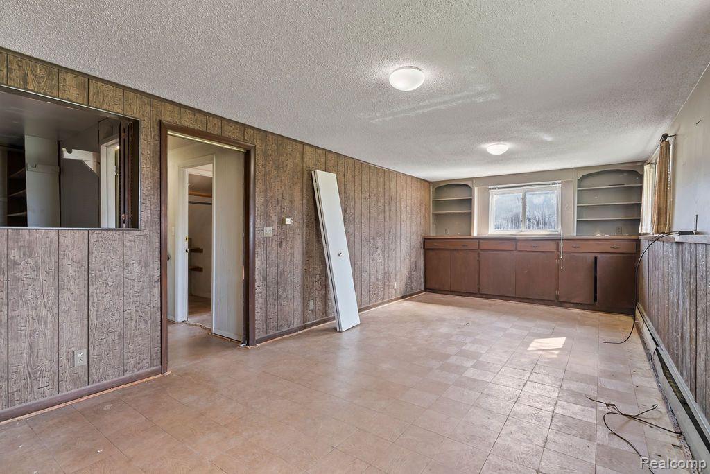 4302 ESTA Drive, Flint, MI 48506 — Photo 13
