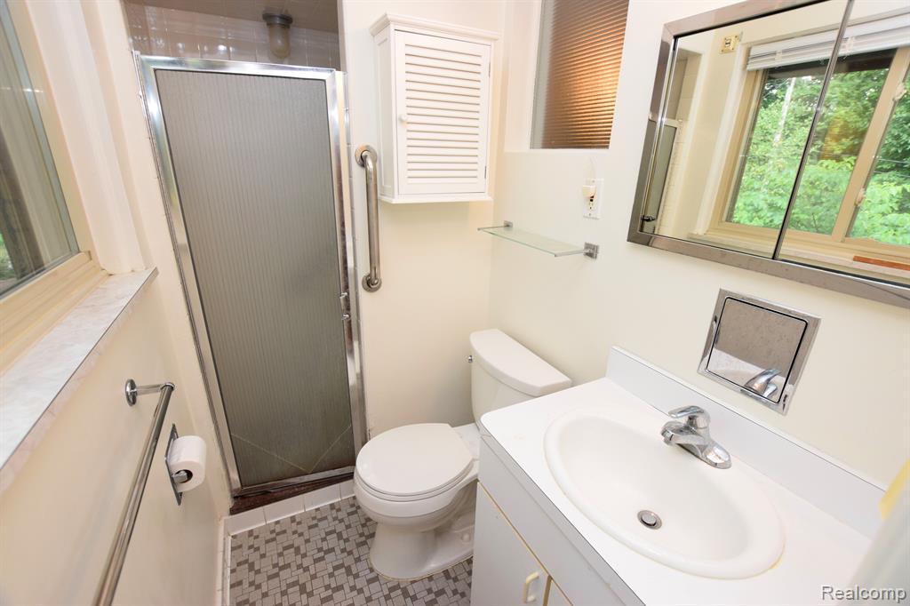 2114 NEEDHAM Road, Ann Arbor, MI 48104 — Photo 11