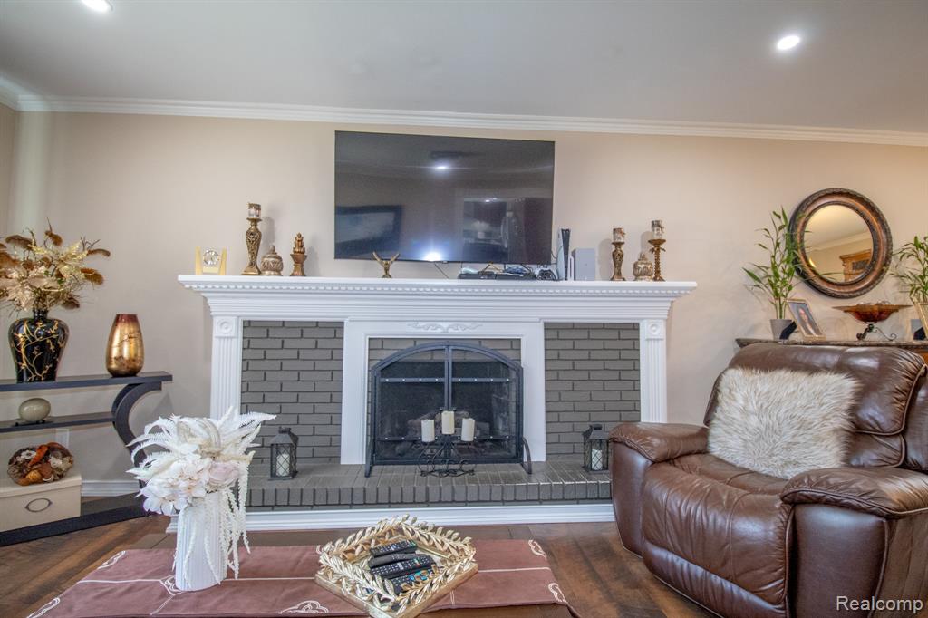 7878 Capri Drive, Canton, MI 48187 — Photo 25