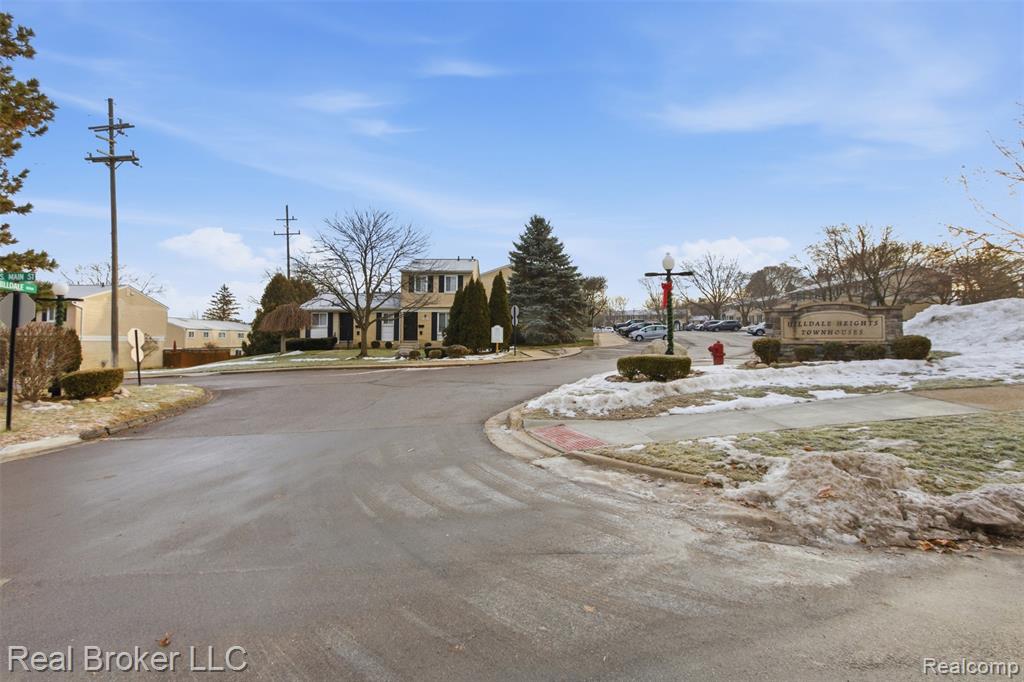 759 Hilldale Circle, Milford, MI 48381 — Photo 23