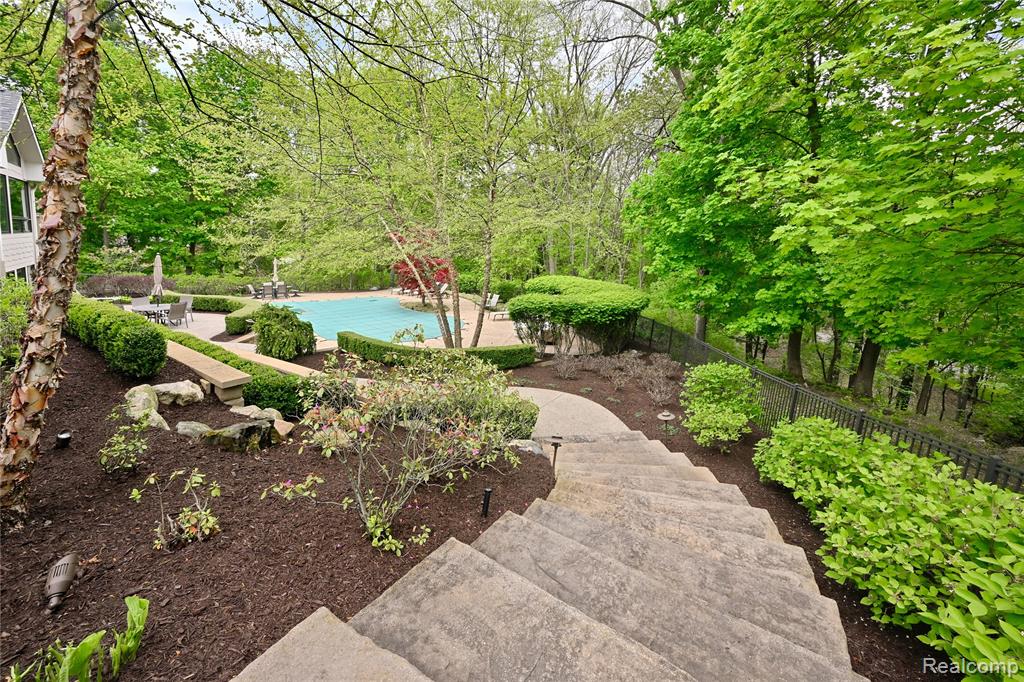 4801 N Harsdale Road, Bloomfield Hills, MI 48302 — Photo 50