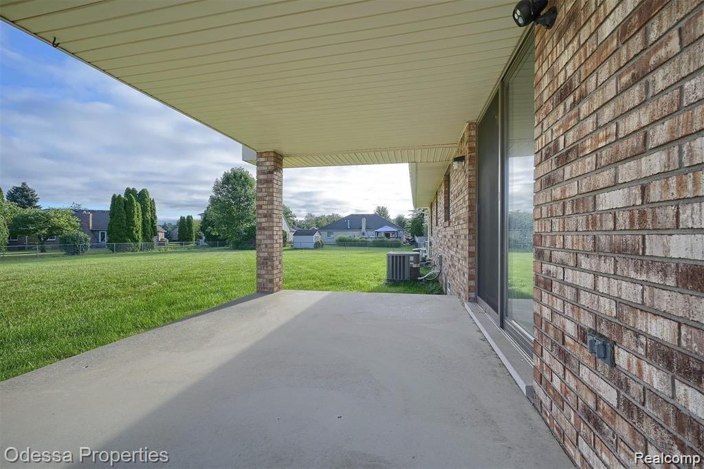 16185 24 MILE Road, Macomb, MI 48042 — Photo 30
