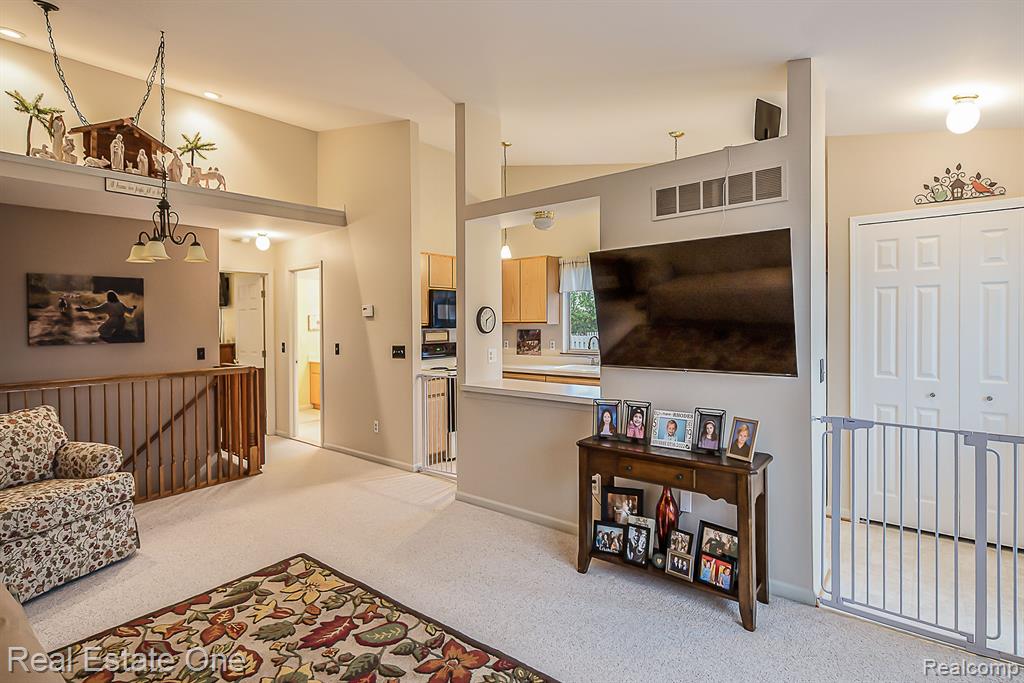 62310 ARLINGTON CIRCLE, 6, South Lyon, MI 48178 — Photo 9