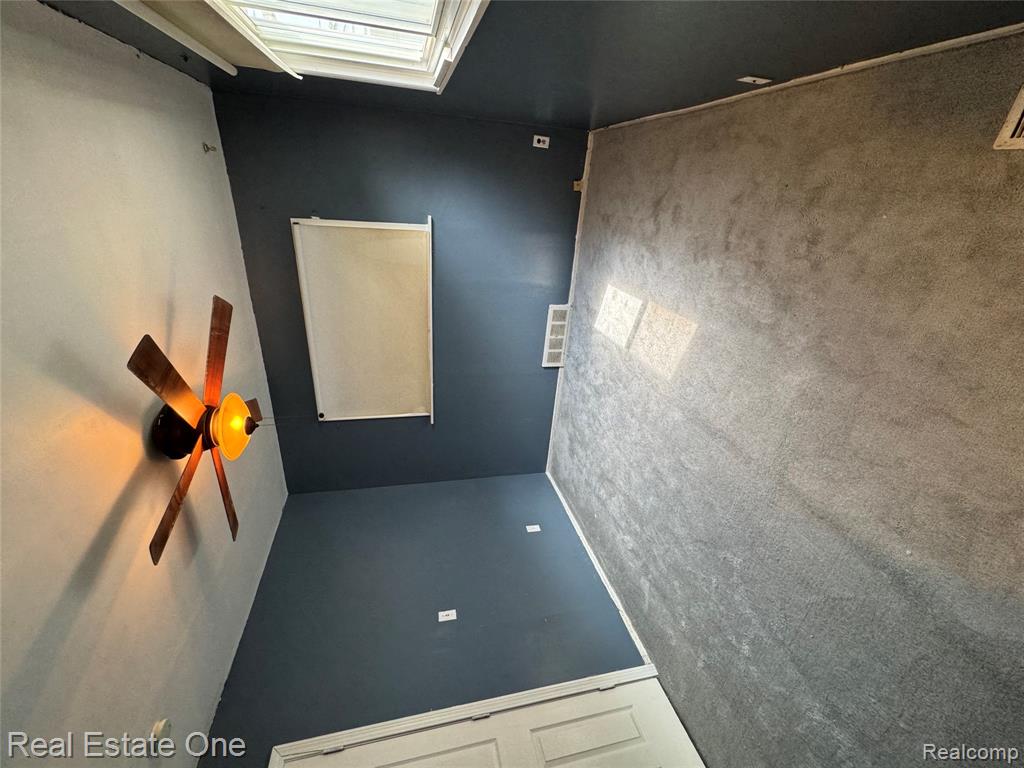 7035 Hudson Avenue, Warren, MI 48091 — Photo 12