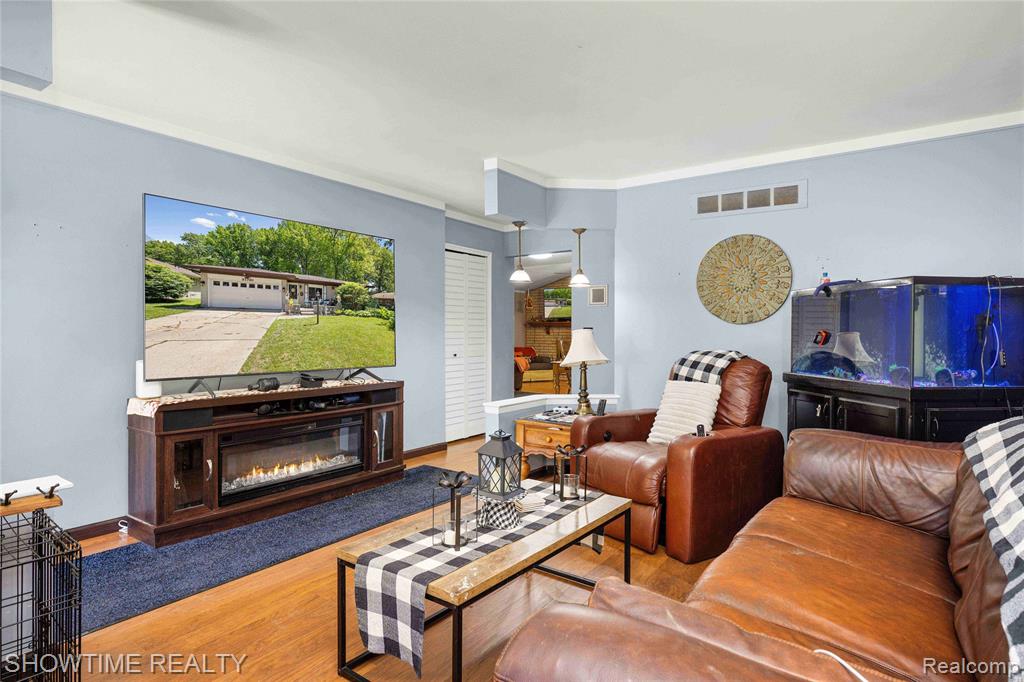 31720 Kelly Road, Roseville, MI 48066 — Photo 8