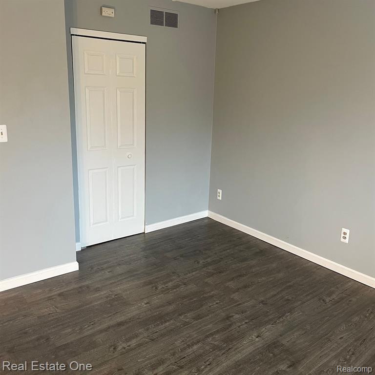 7220 BLUEWATER Drive, Clarkston, MI 48348 — Photo 18