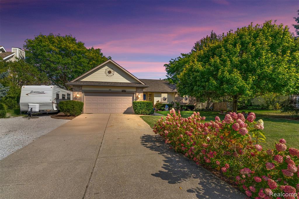 4429 W Edge Way Street, Grand Blanc, MI 48439 — Photo 3