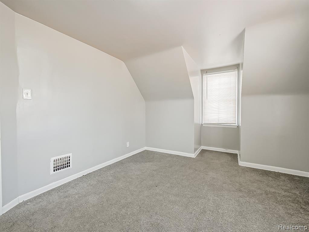 9744 Lakepointe Street, Detroit, MI 48224 — Photo 12