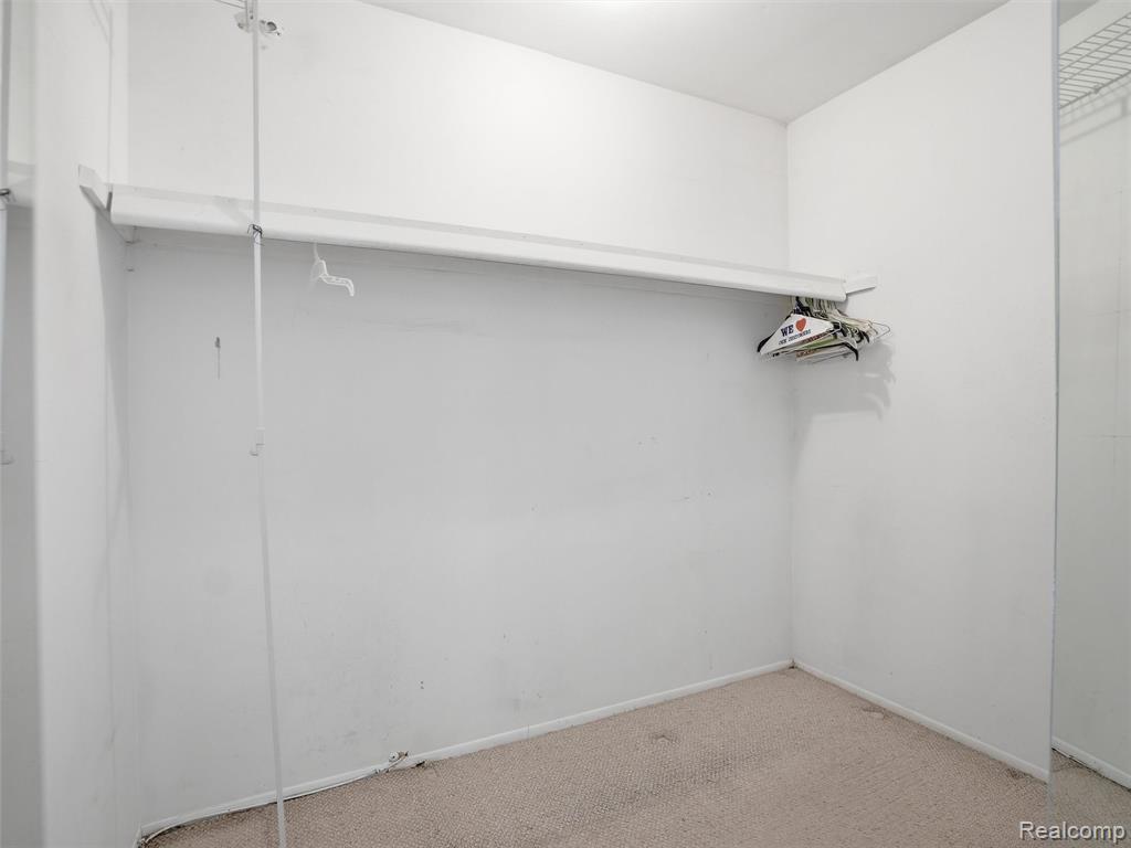 5585 Culpepper Drive, West Bloomfield, MI — Photo 18