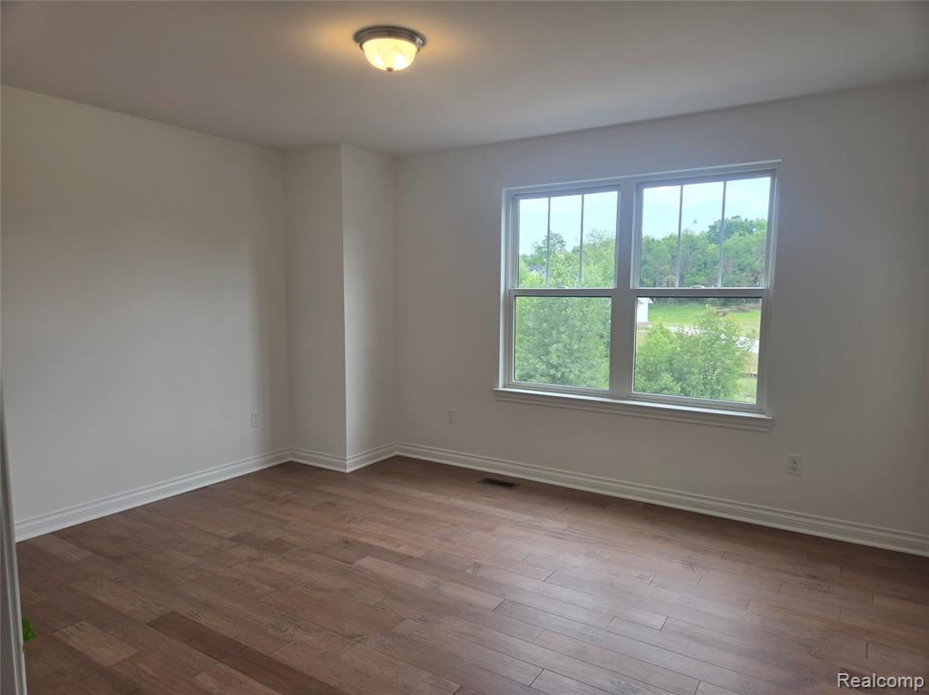 60671 TOWN SQUARE Street, New Hudson, MI 48165 — Photo 33