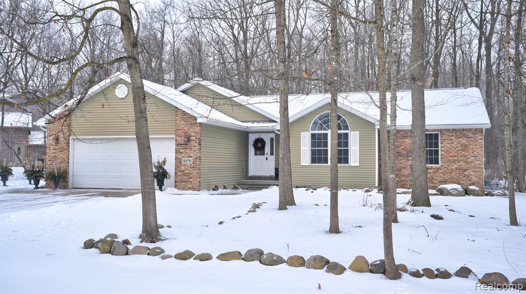 9270 OAKVIEW Drive, Swartz Creek, MI 48473 — Photo 37