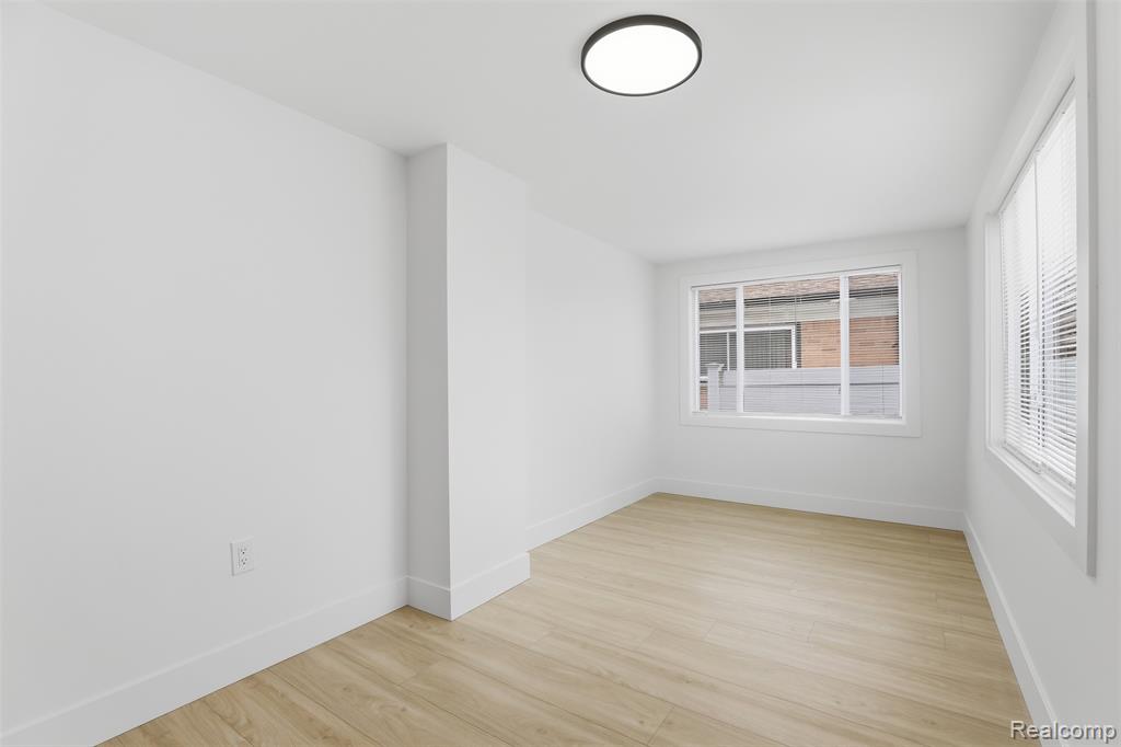 15230 Oakwood Drive, Oak Park, MI 48237 — Photo 20