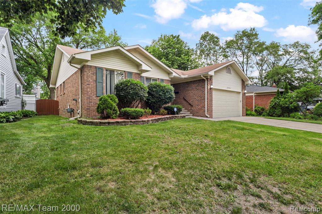 25134 Ann Arbor Trail, Dearborn Heights, MI 48127 — Photo 3