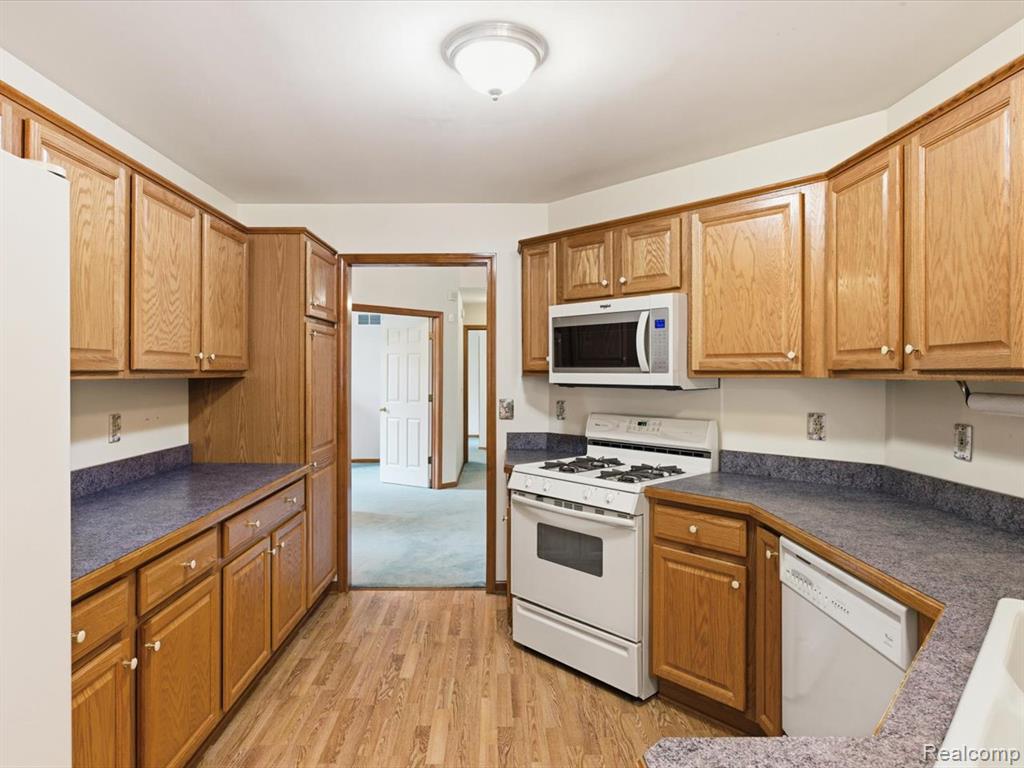 4305 Juniper Lane, Port Huron, MI 48060 — Photo 16