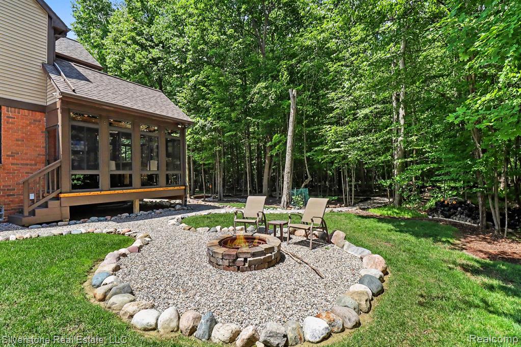 651 Wynstone Circle N, Oakland, MI — Photo 43