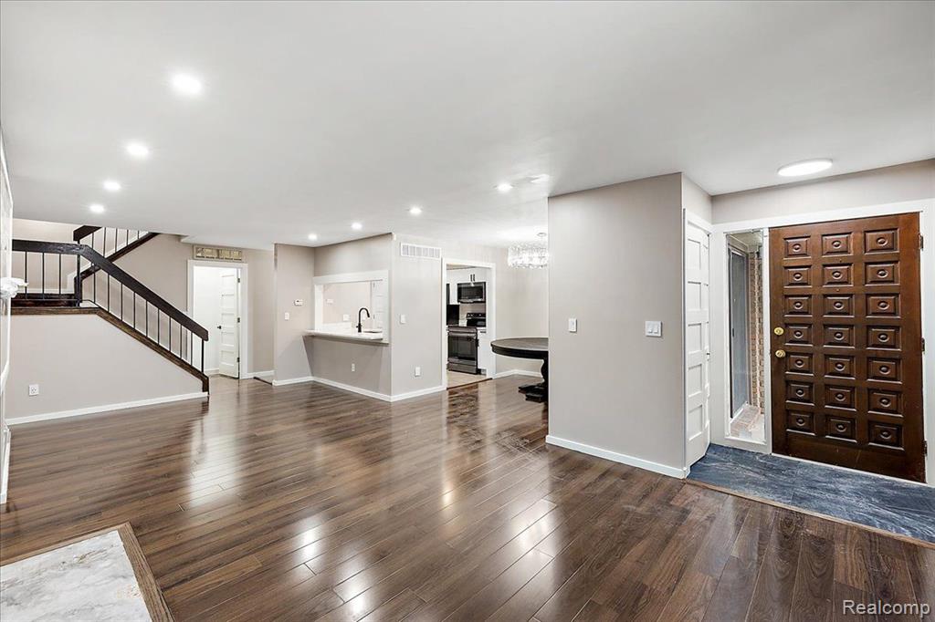 1570 S HILL Boulevard, Bloomfield Hills, MI 48304 — Photo 7