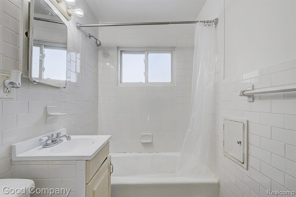 967 E Shevlin Avenue, Hazel Park, MI 48030 — Photo 12