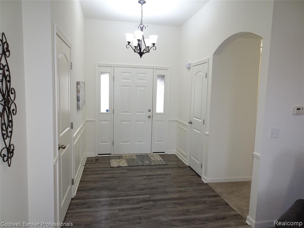 5399 Swan Drive, Burton, MI 48509 — Photo 10