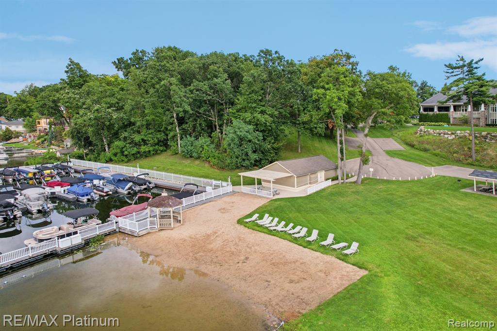 4663 Huntington Drive, Brighton, MI 48116 — Photo 44