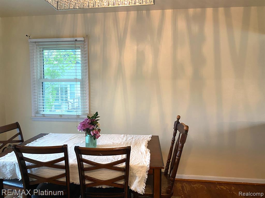 604 E NORTH Street, Owosso, MI 48867 — Photo 10