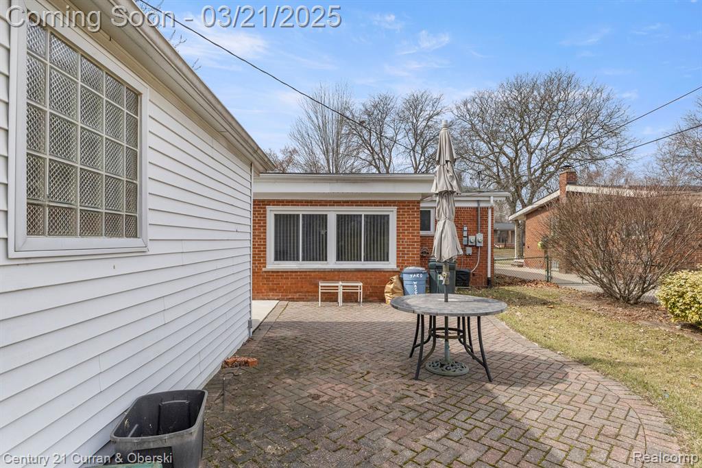 7484 N CHARLESWORTH Street, Dearborn Heights, MI 48127 — Photo 37