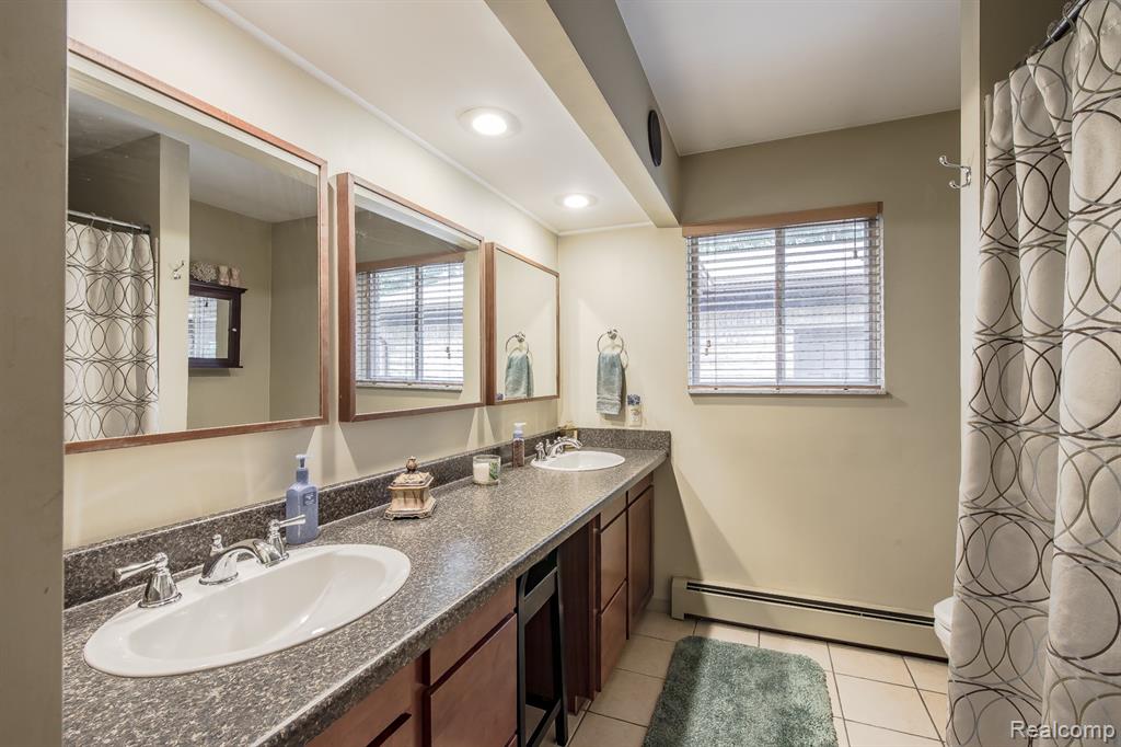 63 Lakeview Drive, Oxford, MI 48370 — Photo 15