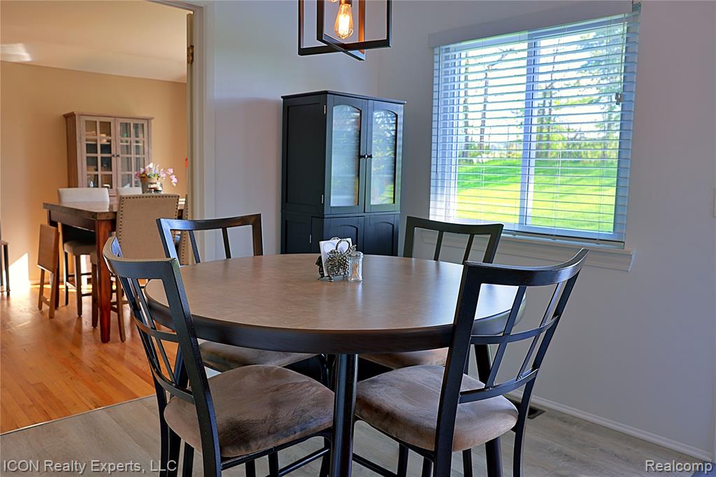 36927 Heatherton Drive, Farmington, MI 48335 — Photo 10