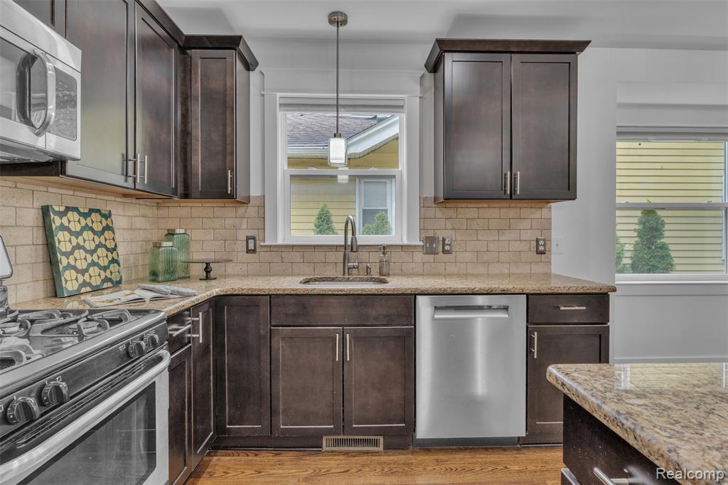 715 Gardenia Avenue, Royal Oak, MI 48067 — Photo 22