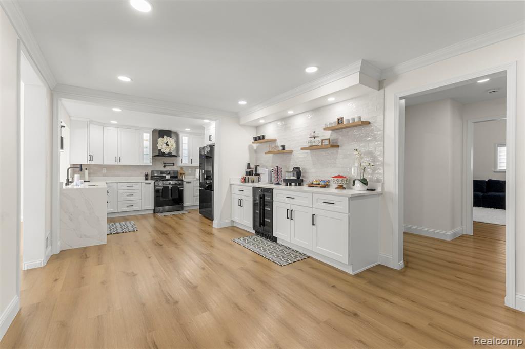 27020 Havelock Drive, Dearborn Heights, MI 48127 — Photo 12