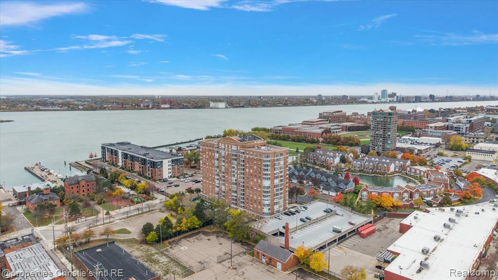 250 E Harbortown Drive, 705, Detroit, MI 48207 — Photo 35