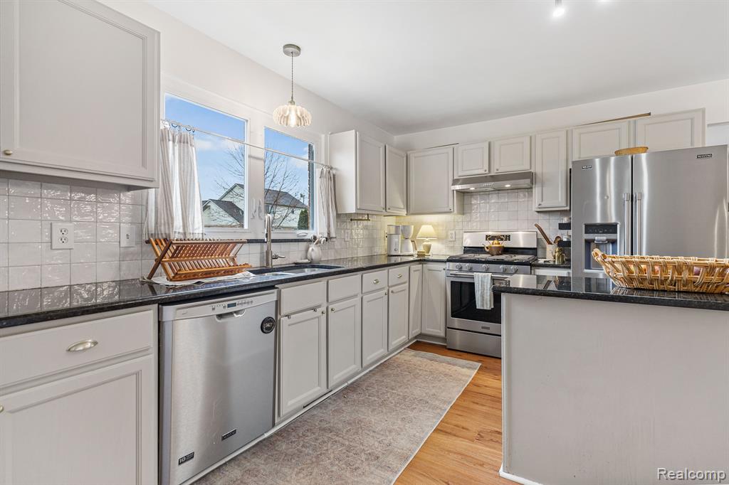 4051 SARAH ANN Drive, Canton, MI 48188 — Photo 13