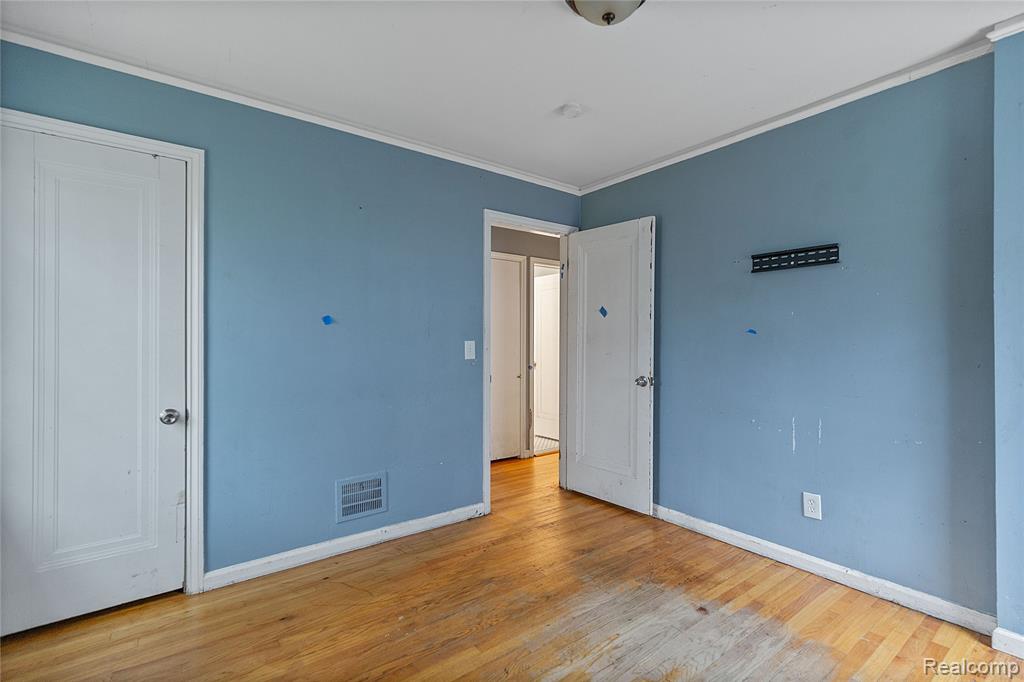 20301 KENOSHA Street, Harper Woods, MI 48225 — Photo 12