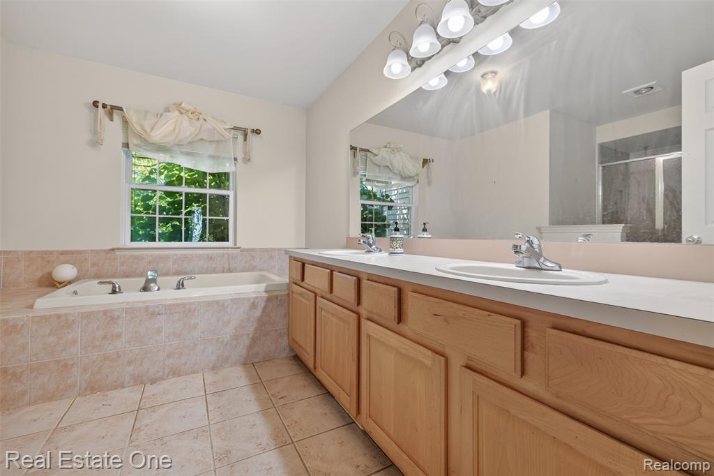 510 Boulder Lake Drive, Oxford, MI 48371 — Photo 24