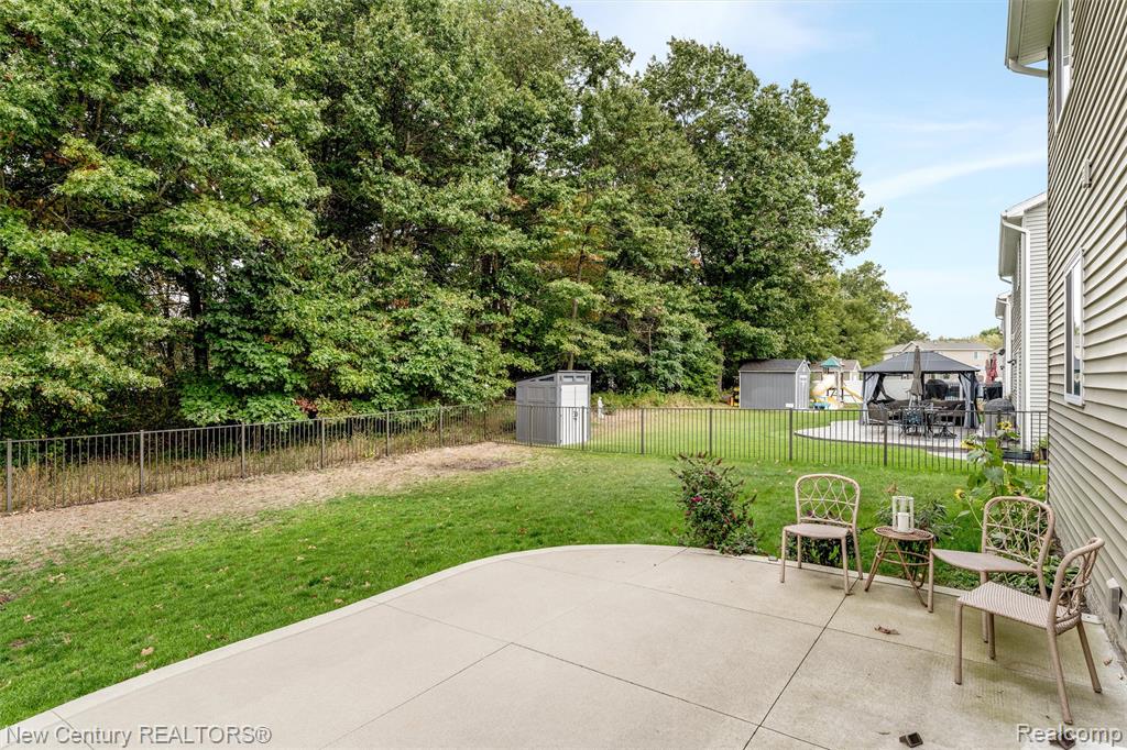 6496 Skylar Lane, Waterford, MI 48327 — Photo 33