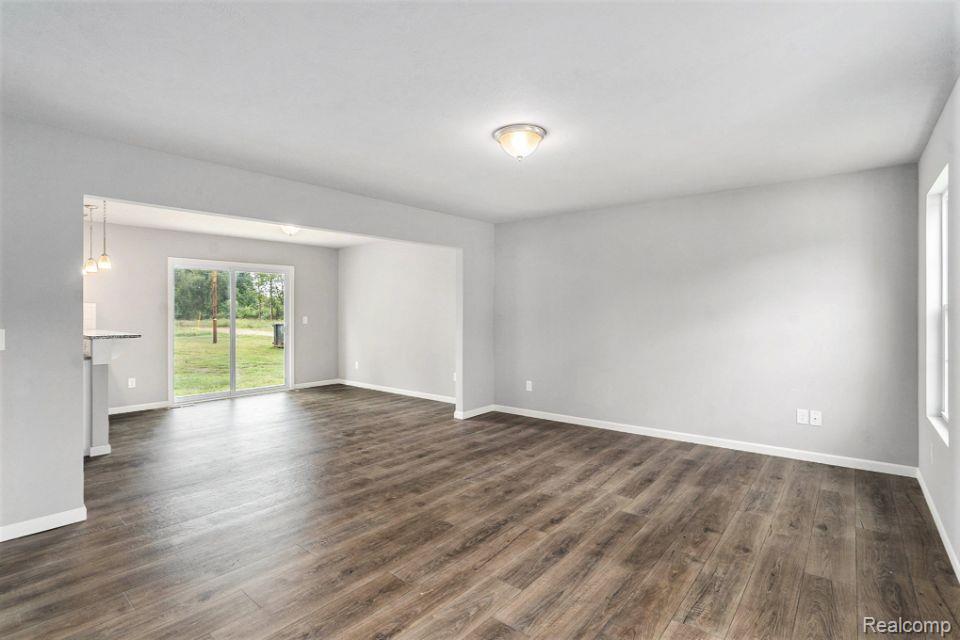 4421 Springmeadow Court, Burton, MI 48519 — Photo 4