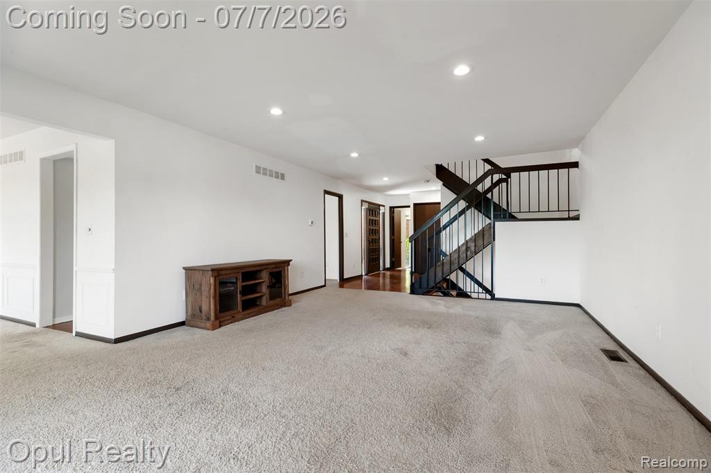 3961 Chablis Street, West Bloomfield, MI 48323 — Photo 8