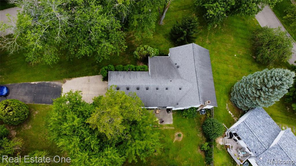 4415 Welland Drive, West Bloomfield, MI 48323 — Photo 42