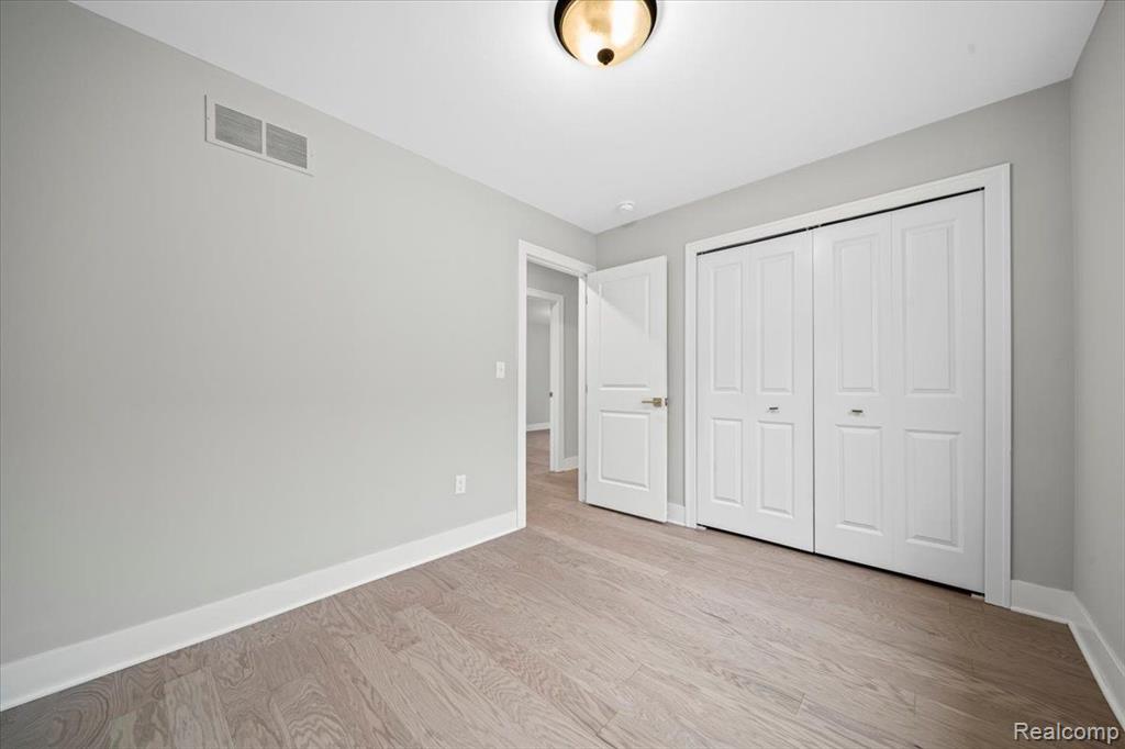 360 NEWTON Drive, Lake Orion, MI 48362 — Photo 21