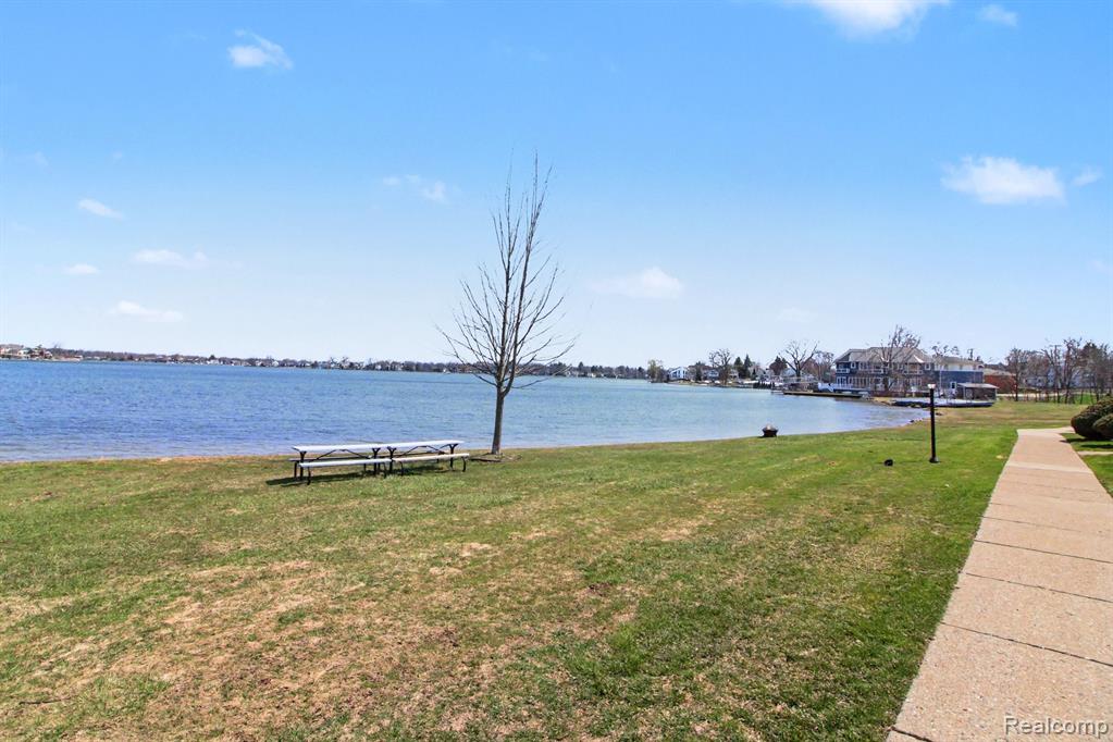 1611 Cass Lake RD Road, C, Keego Harbor, MI 48320 — Photo 25