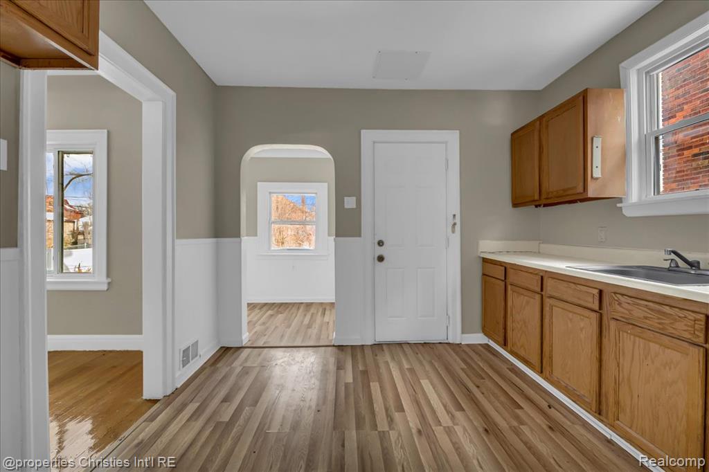 17600 Santa Barbara Drive, Detroit, MI 48221 — Photo 9