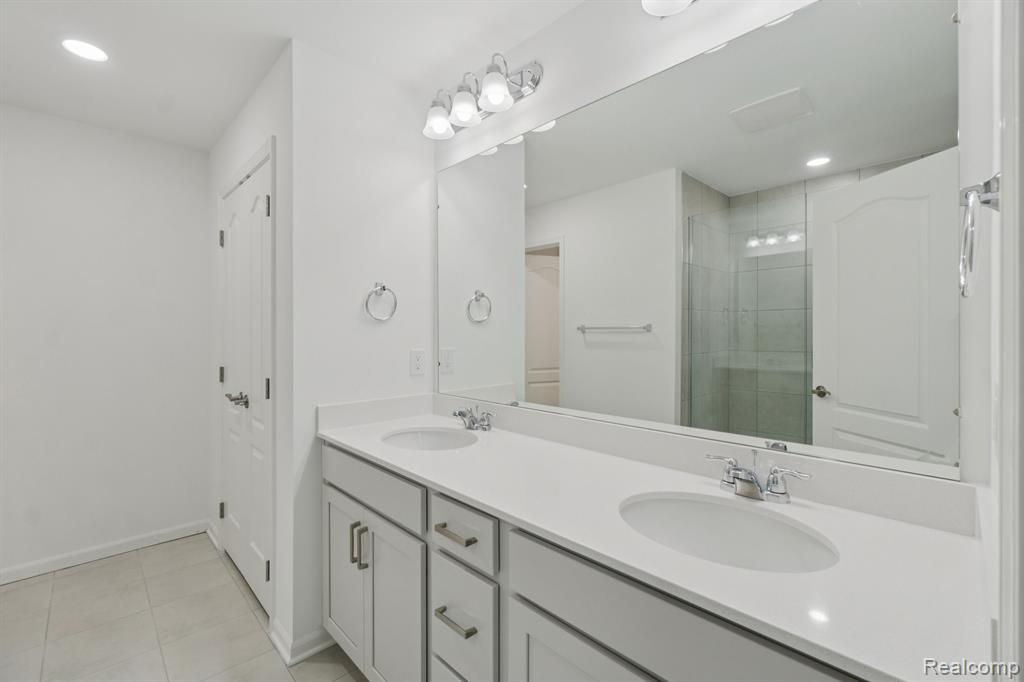 5567 East Spaniel Drive, Ann Arbor, MI 48108 — Photo 16