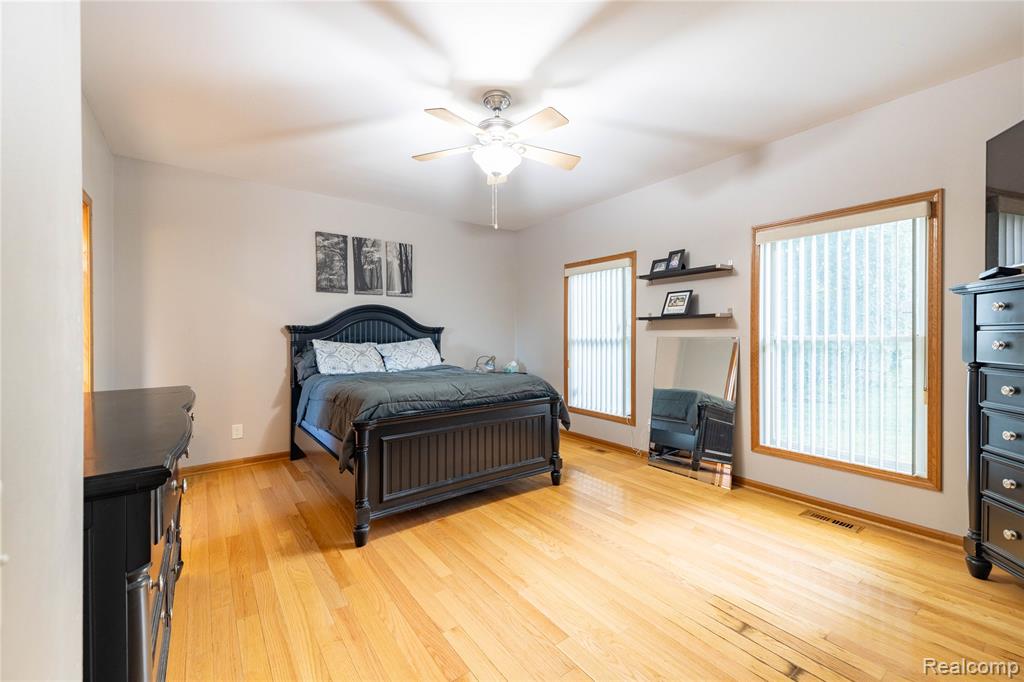 28101 Elwell Road, Belleville, MI 48111 — Photo 13