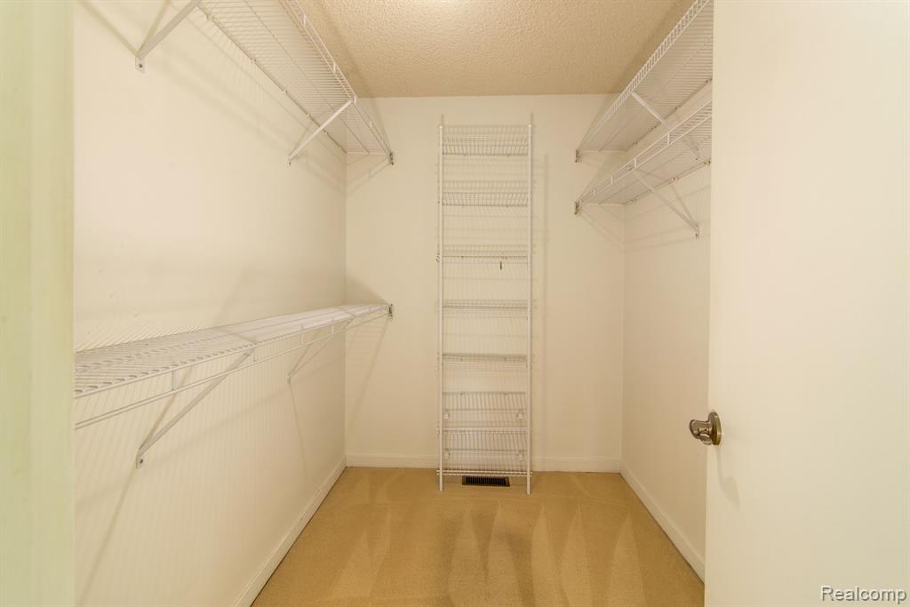 7075 ELMHURST, West Bloomfield, MI — Photo 15