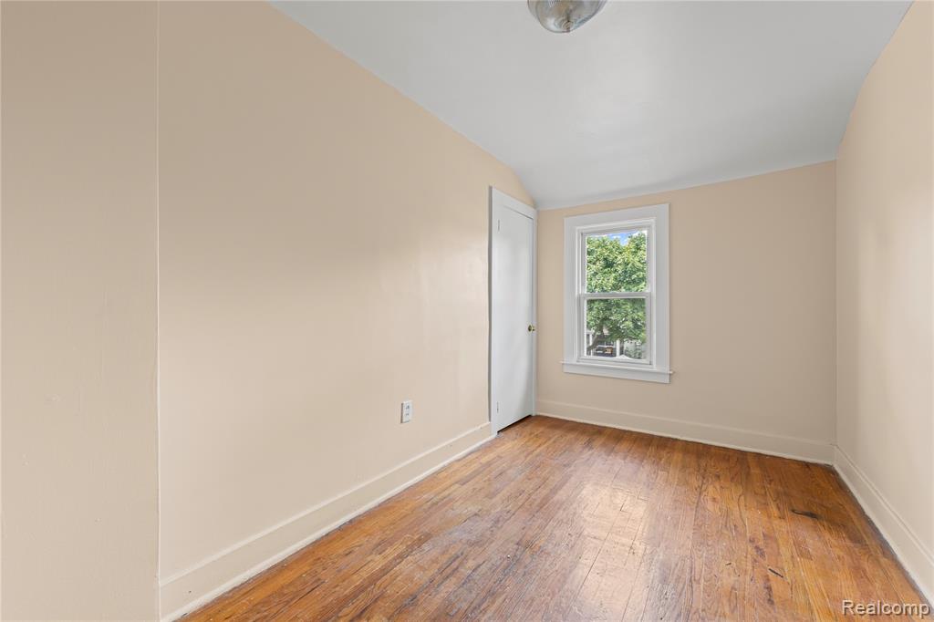 41 W George Avenue, Hazel Park, MI 48030 — Photo 14